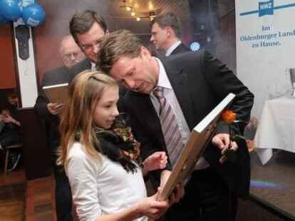 Gro&szlig;e Spannung herrschte am Mittwochabend im Sch&uuml;tzenhof Kirchhatten bei der Ehrung der Sportlerinnen und Sportler des Jahres 2011 im Landkreis Oldenburg.