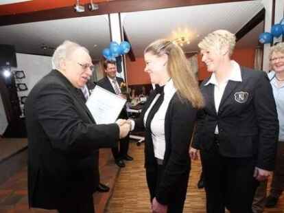 Gro&szlig;e Spannung herrschte am Mittwochabend im Sch&uuml;tzenhof Kirchhatten bei der Ehrung der Sportlerinnen und Sportler des Jahres 2011 im Landkreis Oldenburg.