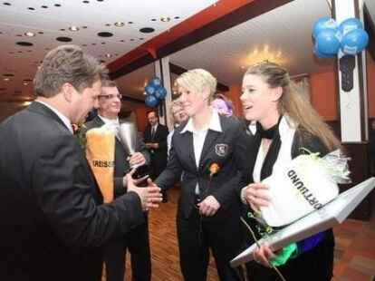 Gro&szlig;e Spannung herrschte am Mittwochabend im Sch&uuml;tzenhof Kirchhatten bei der Ehrung der Sportlerinnen und Sportler des Jahres 2011 im Landkreis Oldenburg.