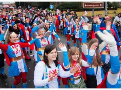 71 ABI-Jahrgang 2012 Gymnasium Gdk.