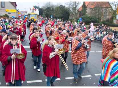 37 Musikz&uuml;ge der F.F. Ganderksee und Middels/Ostfriesland