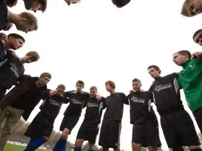 Im Marschwegstadion standen sich die Sch&uuml;ler der HRS Garrel und HRS Edewecht im Finale des Barmer-GEK-Cups gegen&uuml;ber.