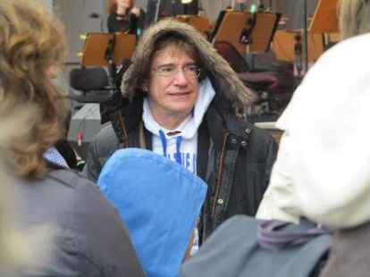 Auch wenn einigen die Sommergef&uuml;hle noch nicht anzusehen waren, genossen alle das Konzert. Weitere Bilder dieses Auftritts finden Sie in der Galerie von N@chbar Werner Fuhlrott auf