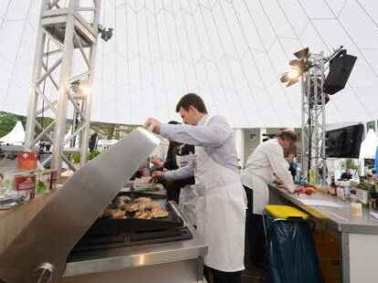 Das Festival &bdquo;Oldenburg kocht&ldquo; ist er&ouml;ffnet worden. Der Auftakt stand unter dem Motto &bdquo;S&uuml;dafrika Begegnungen&ldquo;.