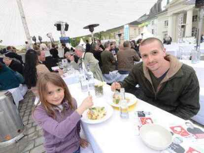 Das Festival &bdquo;Oldenburg kocht&ldquo; ist er&ouml;ffnet worden. Der Auftakt stand unter dem Motto &bdquo;S&uuml;dafrika Begegnungen&ldquo;.