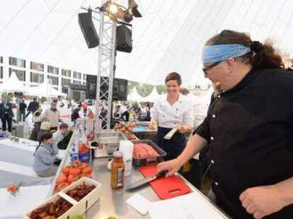 Das Festival &bdquo;Oldenburg kocht&ldquo; ist er&ouml;ffnet worden. Der Auftakt stand unter dem Motto &bdquo;S&uuml;dafrika Begegnungen&ldquo;.