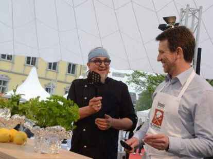 Das Festival &bdquo;Oldenburg kocht&ldquo; ist er&ouml;ffnet worden. Der Auftakt stand unter dem Motto &bdquo;S&uuml;dafrika Begegnungen&ldquo;.