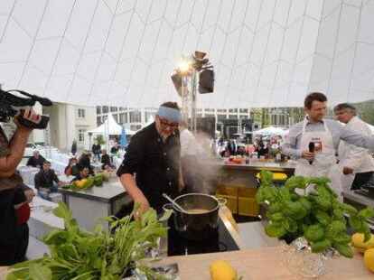 Das Festival &bdquo;Oldenburg kocht&ldquo; ist er&ouml;ffnet worden. Der Auftakt stand unter dem Motto &bdquo;S&uuml;dafrika Begegnungen&ldquo;.
