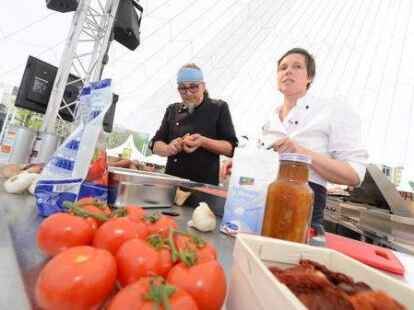 Das Festival &bdquo;Oldenburg kocht&ldquo; ist er&ouml;ffnet worden. Der Auftakt stand unter dem Motto &bdquo;S&uuml;dafrika Begegnungen&ldquo;.