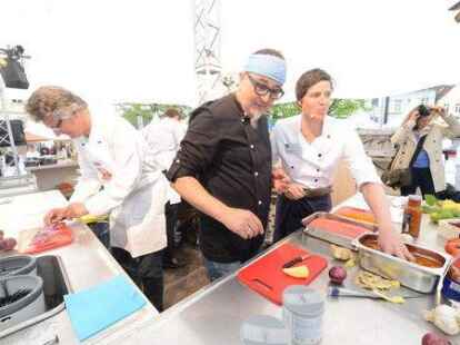 Das Festival &bdquo;Oldenburg kocht&ldquo; ist er&ouml;ffnet worden. Der Auftakt stand unter dem Motto &bdquo;S&uuml;dafrika Begegnungen&ldquo;.