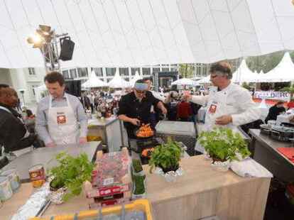 Das Festival &bdquo;Oldenburg kocht&ldquo; ist er&ouml;ffnet worden. Der Auftakt stand unter dem Motto &bdquo;S&uuml;dafrika Begegnungen&ldquo;.