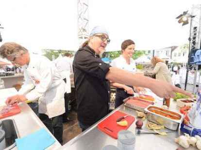 Das Festival &bdquo;Oldenburg kocht&ldquo; ist er&ouml;ffnet worden. Der Auftakt stand unter dem Motto &bdquo;S&uuml;dafrika Begegnungen&ldquo;.