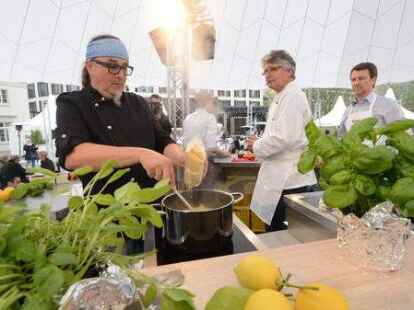Das Festival &bdquo;Oldenburg kocht&ldquo; ist er&ouml;ffnet worden. Der Auftakt stand unter dem Motto &bdquo;S&uuml;dafrika Begegnungen&ldquo;.
