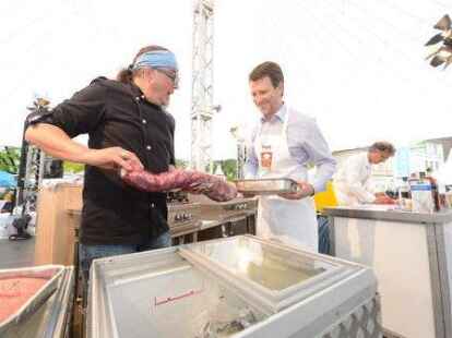 Das Festival &bdquo;Oldenburg kocht&ldquo; ist er&ouml;ffnet worden. Der Auftakt stand unter dem Motto &bdquo;S&uuml;dafrika Begegnungen&ldquo;.