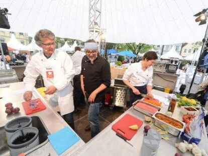 Das Festival &bdquo;Oldenburg kocht&ldquo; ist er&ouml;ffnet worden. Der Auftakt stand unter dem Motto &bdquo;S&uuml;dafrika Begegnungen&ldquo;.