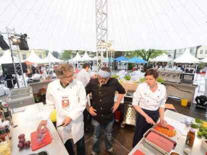 Das Festival &bdquo;Oldenburg kocht&ldquo; ist er&ouml;ffnet worden. Der Auftakt stand unter dem Motto &bdquo;S&uuml;dafrika Begegnungen&ldquo;.