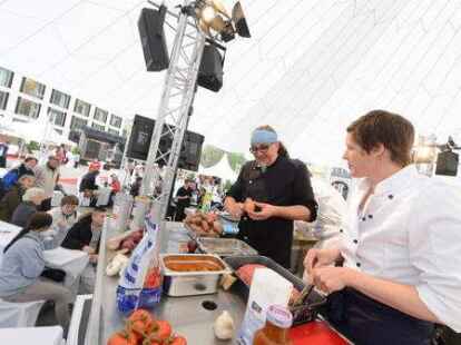 Das Festival &bdquo;Oldenburg kocht&ldquo; ist er&ouml;ffnet worden. Der Auftakt stand unter dem Motto &bdquo;S&uuml;dafrika Begegnungen&ldquo;.