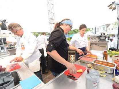 Das Festival &bdquo;Oldenburg kocht&ldquo; ist er&ouml;ffnet worden. Der Auftakt stand unter dem Motto &bdquo;S&uuml;dafrika Begegnungen&ldquo;.