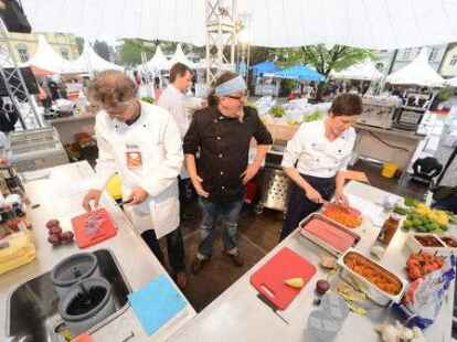 Das Festival &bdquo;Oldenburg kocht&ldquo; ist er&ouml;ffnet worden. Der Auftakt stand unter dem Motto &bdquo;S&uuml;dafrika Begegnungen&ldquo;.
