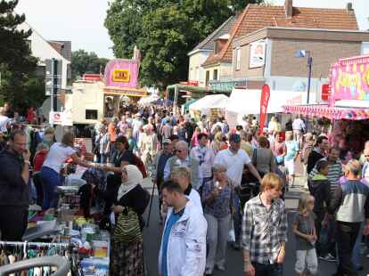 Beim B&uuml;rgerfest herrschte im Huder Ortskern buntes Treiben.