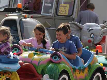 Beim B&uuml;rgerfest herrschte im Huder Ortskern buntes Treiben.