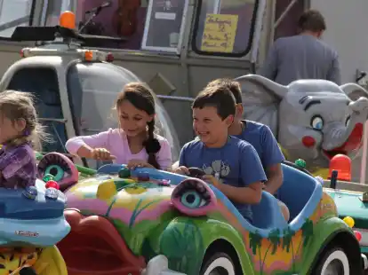 Beim B&uuml;rgerfest herrschte im Huder Ortskern buntes Treiben.