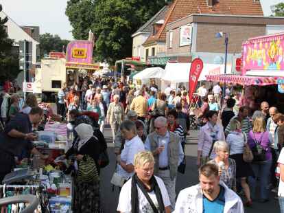 Beim B&uuml;rgerfest herrschte im Huder Ortskern buntes Treiben.