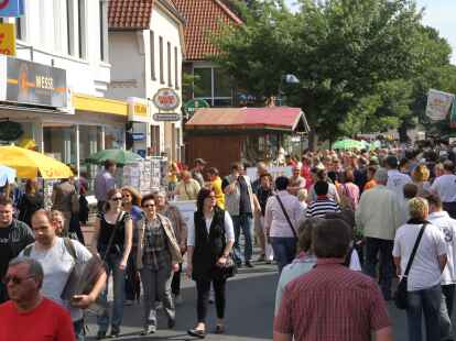 Beim B&uuml;rgerfest herrschte im Huder Ortskern buntes Treiben.