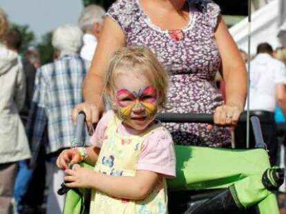 Viel zu entdecken gab es an den St&auml;nden beim Huder B&uuml;rgerfest.
