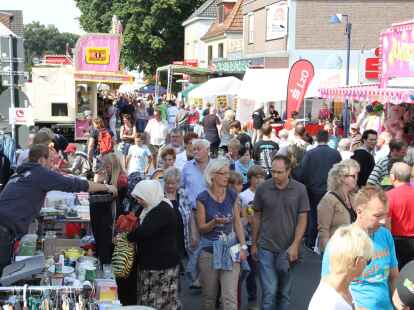 Beim B&uuml;rgerfest herrschte im Huder Ortskern buntes Treiben.