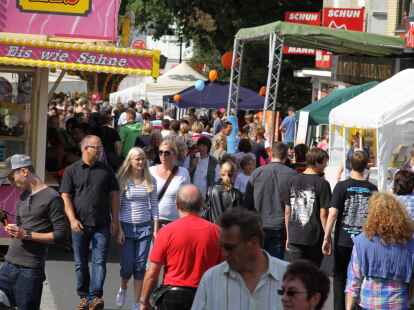 Beim B&uuml;rgerfest herrschte im Huder Ortskern buntes Treiben.