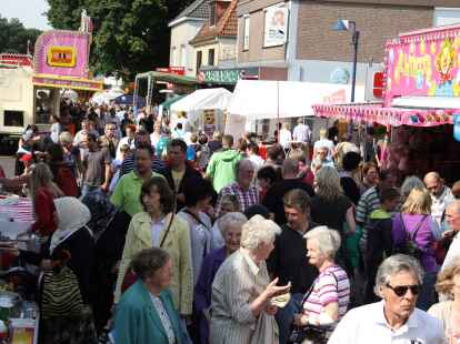 Beim B&uuml;rgerfest herrschte im Huder Ortskern buntes Treiben.