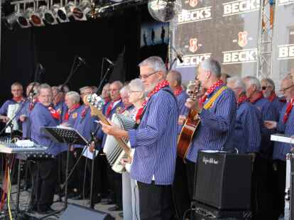 Beim B&uuml;rgerfest herrschte im Huder Ortskern buntes Treiben.