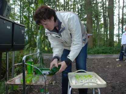 23 bunt geschm&uuml;ckte Wagen beteiligten sich am Sonnabend am Umzug zum Erntefest in Neuenwege. Gestartet wurde beim Hof Reuter an der Holler Landstra&szlig;e. Dort wurde vor dem Umzug der Erntegottesdienst gefeiert und die 