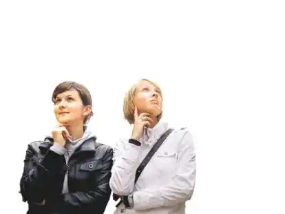 Viele Fragen, aber auch Hoffnungen: Die Sch&uuml;lerinnen Lenka Jozefova (links) und Maike Lafrenz schauen optimistisch in die Zukunft &ndash; wie viele Jugendliche.