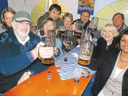 Hoch die Tassen: Besucher aus Australien, England, Singapur