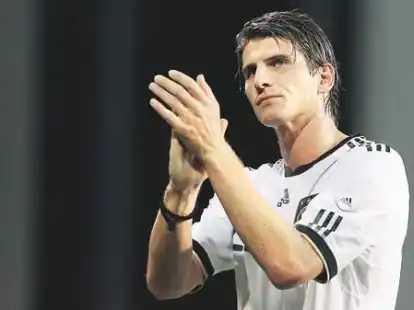 Konnte sich trotz seines Tores zum 1:0 nach dem Spiel nicht richtig freuen: Bayern-St&uuml;rmer Mario Gomez schlich in Kopenhagen unzufrieden und entt&auml;uscht vom Feld.