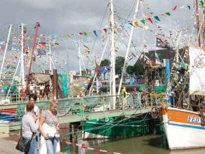 H&ouml;hepunkte der Kutterregatta in Fedderwardersiel waren die G&auml;stefahrten sowie der Besuch des Seenotrettungskreuzers 