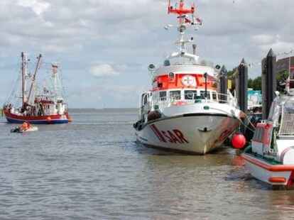 H&ouml;hepunkte der Kutterregatta in Fedderwardersiel waren die G&auml;stefahrten sowie der Besuch des Seenotrettungskreuzers 
