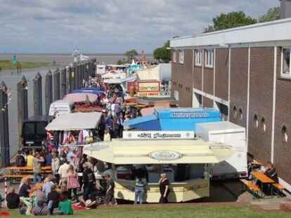 H&ouml;hepunkte der Kutterregatta in Fedderwardersiel waren die G&auml;stefahrten sowie der Besuch des Seenotrettungskreuzers 
