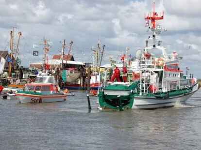 H&ouml;hepunkte der Kutterregatta in Fedderwardersiel waren die G&auml;stefahrten sowie der Besuch des Seenotrettungskreuzers 