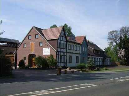 Einen Spaziergang rund um den Ahlhorner Dorfteich hat die N@chbarin Marion Brooker-Hebart gemacht und dabei einige idyllische Motive aus dem Ort mitgebracht.