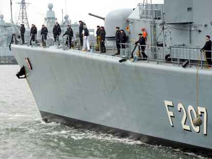 Die Fregatte &bdquo;Bremen&ldquo; kehrt am Sonnabend von ihrem viermonatigen Atalanta-Einsatz in den Marinest&uuml;tzpunkt Wilhelmhaven zur&uuml;ck.