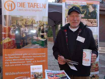 Hochbetrieb herrschte am Sonntag, 23. September 2012, beim Herbstmarkt mit verkaufsoffenem Sonntag in Wildeshausen. Bei Schuhen und Brillen lie&szlig; sich so manches Schn&auml;ppchen machen. Jugendliche zog es auf den Rummel