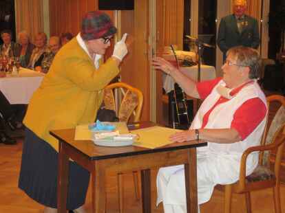 Doch damit nicht genug. Auch ein Sketch-Duo unterhielt die G&auml;ste an diesem fr&ouml;hlichen Abend. Weitere Bilder gibt es in dem Album von N@chbar Heinz Friedrichs auf mein-wiefelstede.de zu sehen.