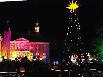 Alle Jahre wieder ein Anblick, der sofort  Weihnachtsstimmung verbreitet: Schloss G&ouml;dens in festlichem