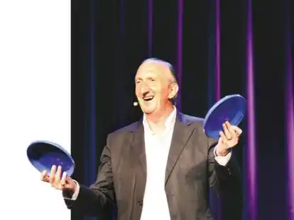 Frisbees f&uuml;r die Fans: Mike Kr&uuml;ger in der Kulturetage