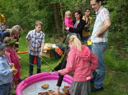 365 Kinder nahmen an dem Spieleprogramm teil. Im Anschluss gab es die Kinderk&ouml;nigs-Kr&ouml;nung.
