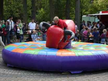 365 Kinder nahmen an dem Spieleprogramm teil. Im Anschluss gab es die Kinderk&ouml;nigs-Kr&ouml;nung.