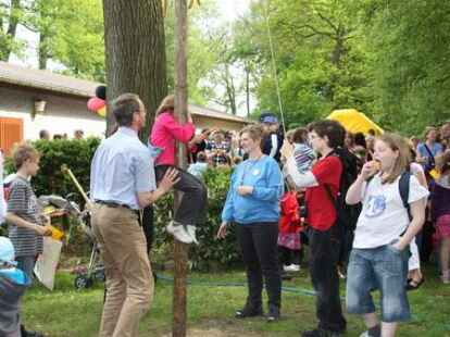 365 Kinder nahmen an dem Spieleprogramm teil. Im Anschluss gab es die Kinderk&ouml;nigs-Kr&ouml;nung.